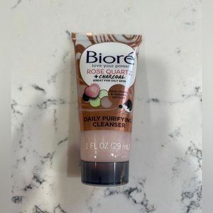 Biore Rose Quartz & Charcoal Daily Purifying Cleanser
